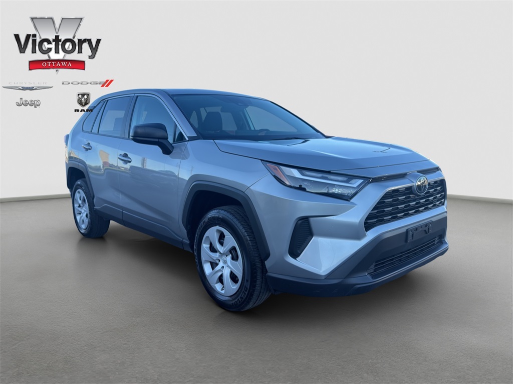 2024 Toyota RAV4 LE photo 8