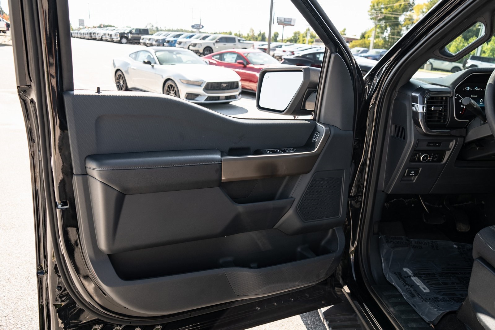 2023 Ford F-150 XL photo 16