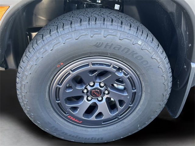 2025 Nissan Frontier PRO-4X photo 9
