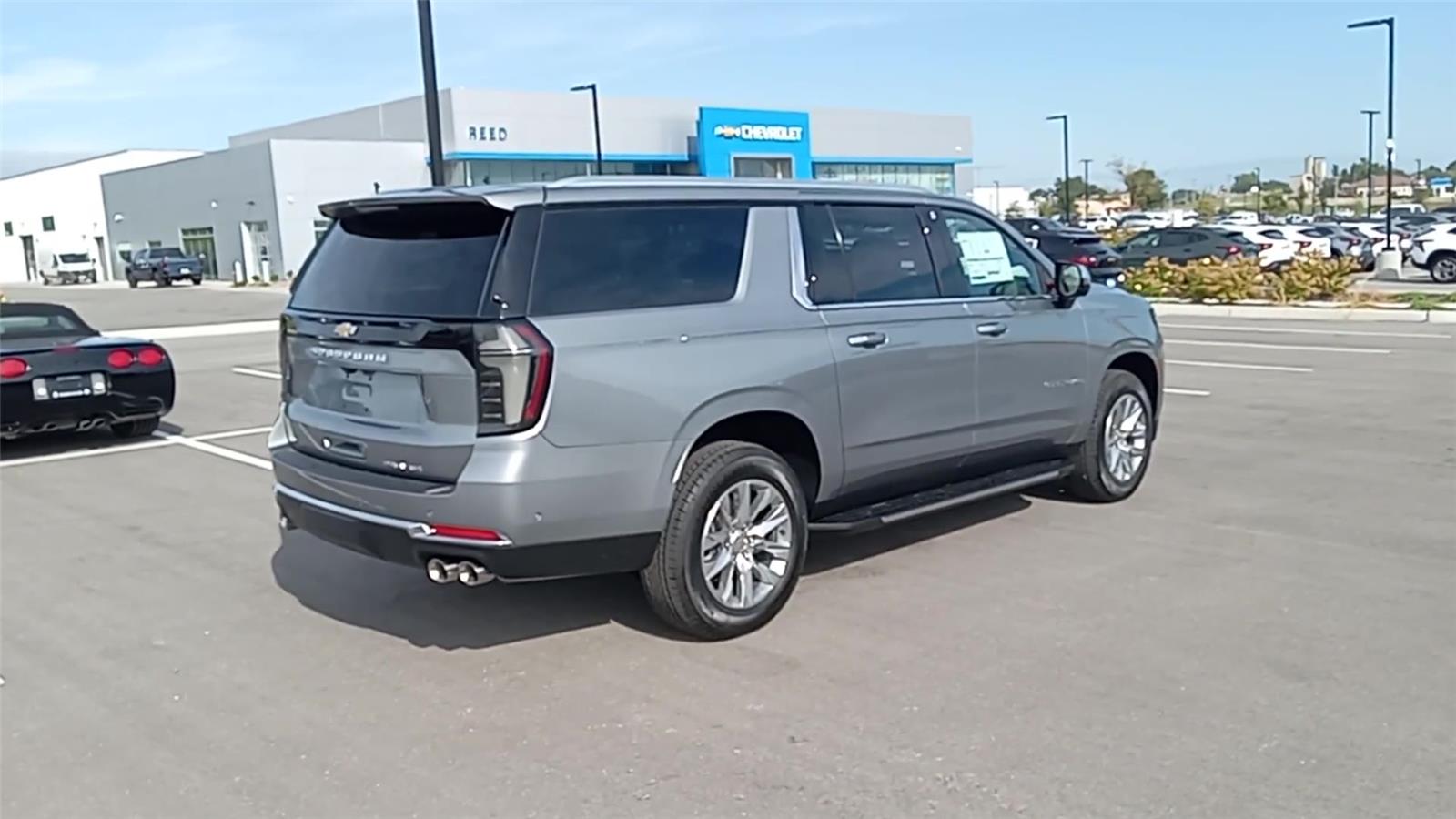 2025 Chevrolet Suburban Premier photo 7