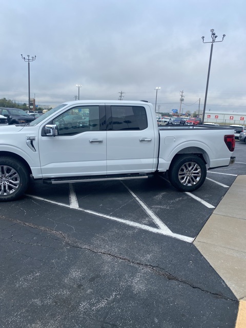 2025 Ford F-150 XLT photo 4