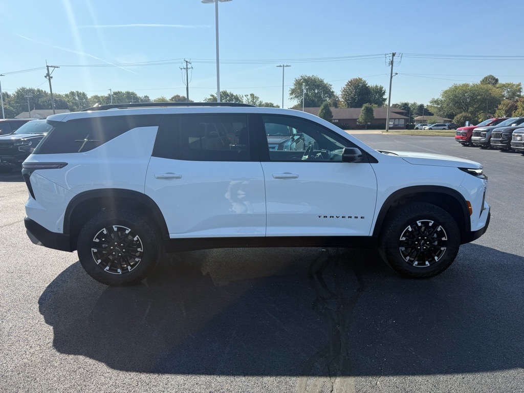 2024 Chevrolet Traverse Z71 photo 3