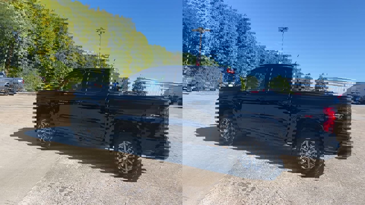 2026 Chevrolet Colorado LT photo 6
