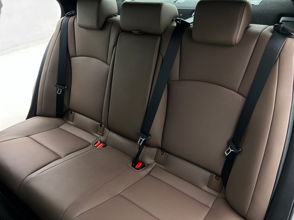 2022 Lexus ES 250 photo 18