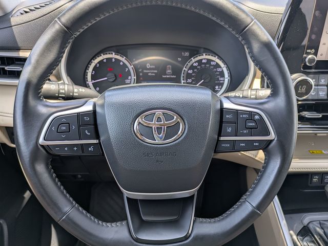 2023 Toyota Highlander XLE photo 13