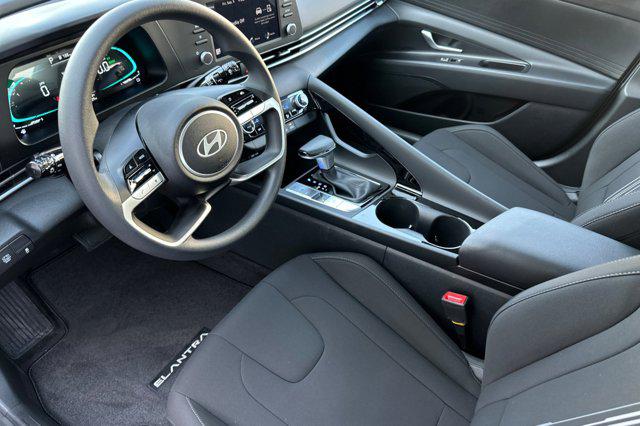 2025 Hyundai Elantra Hybrid Blue photo 10