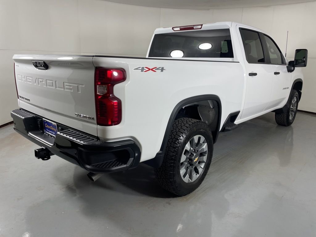 2025 Chevrolet Silverado 2500HD Custom photo 8