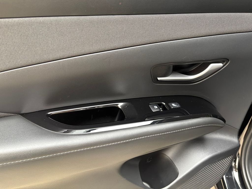 2023 Hyundai Tucson Limited photo 25