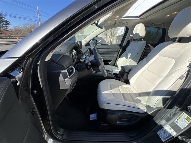 2025 Mazda CX-5 2.5 S Preferred photo 3
