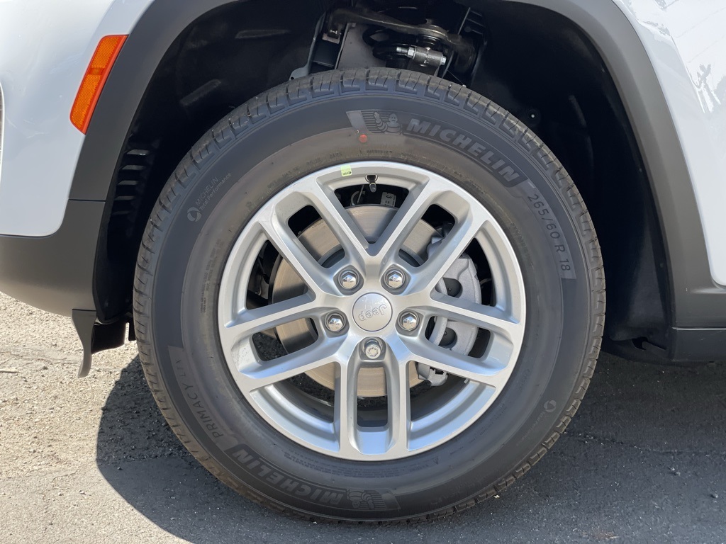 2025 Jeep Grand Cherokee Laredo X photo 10