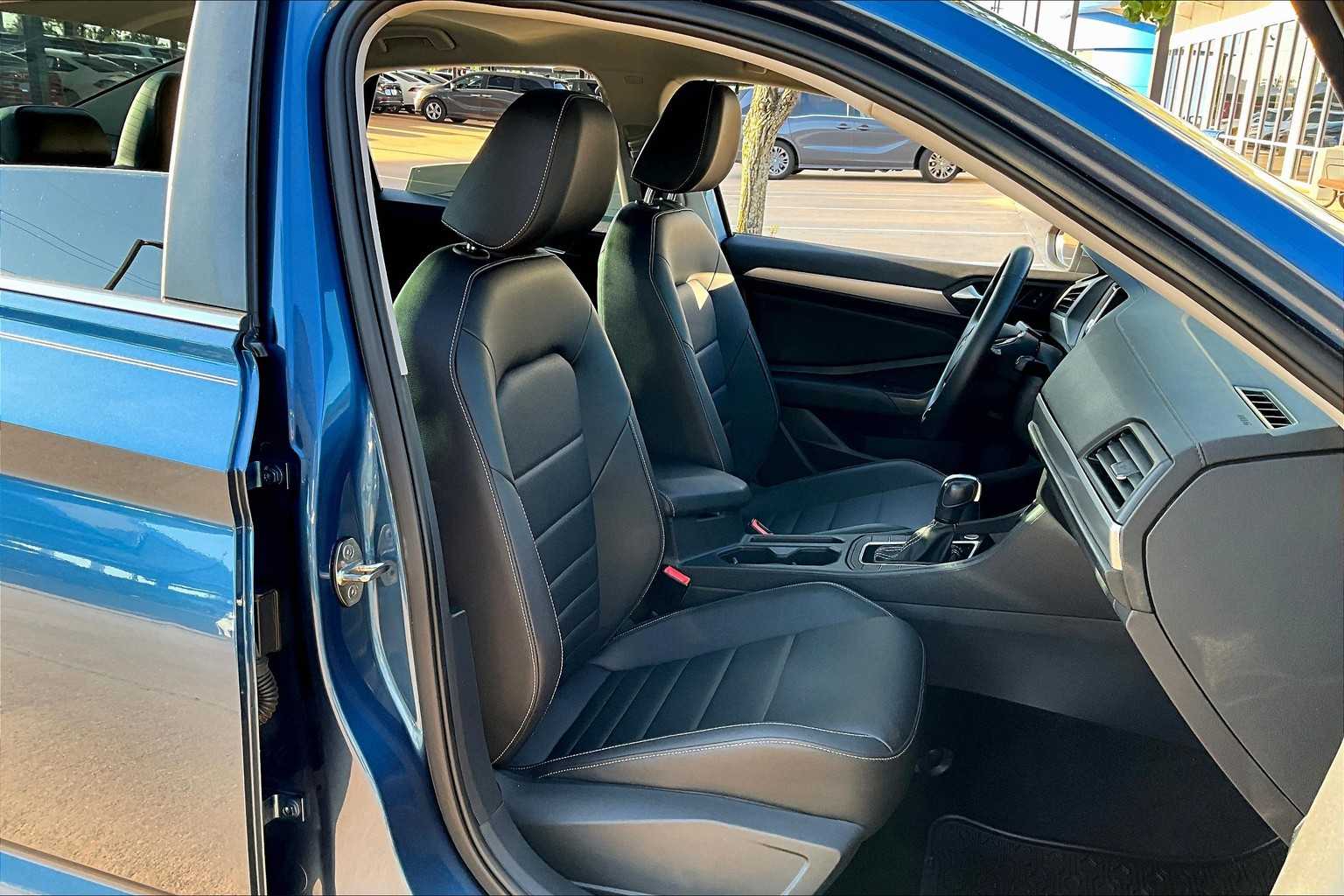 2021 Volkswagen Jetta SE photo 8
