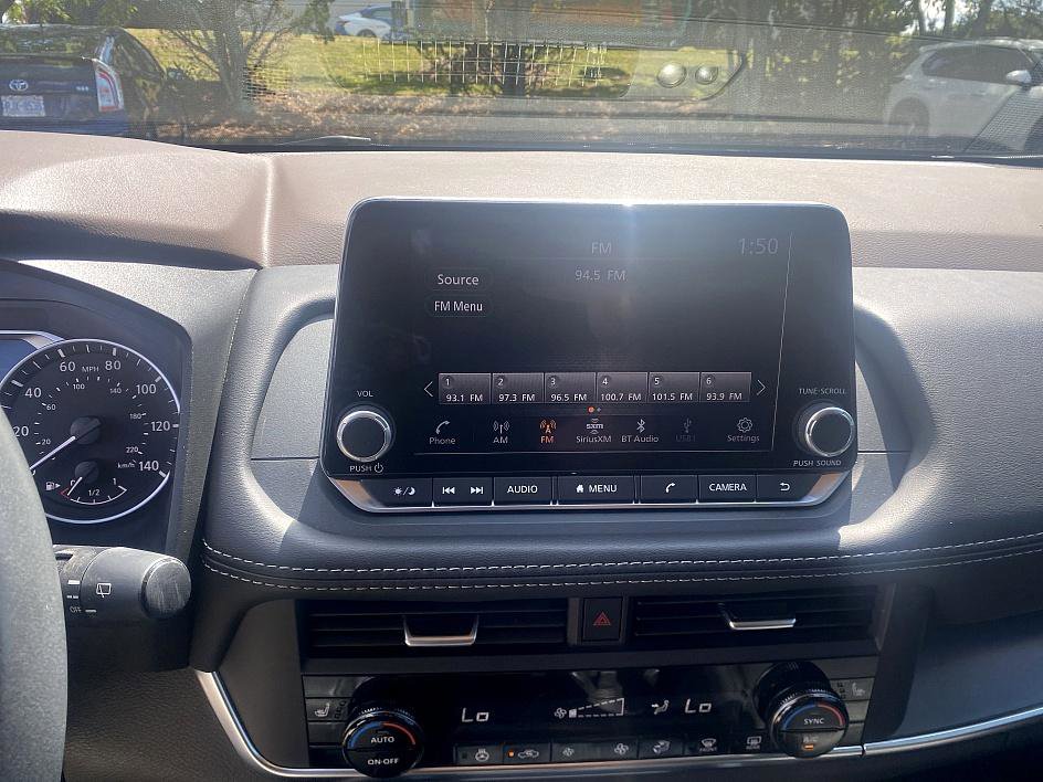 2023 Nissan Rogue SV photo 10