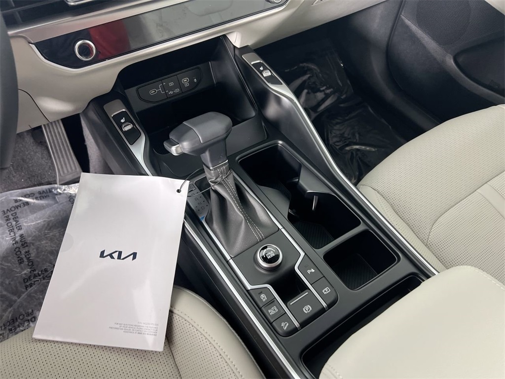 2025 Kia Sorento S photo 19