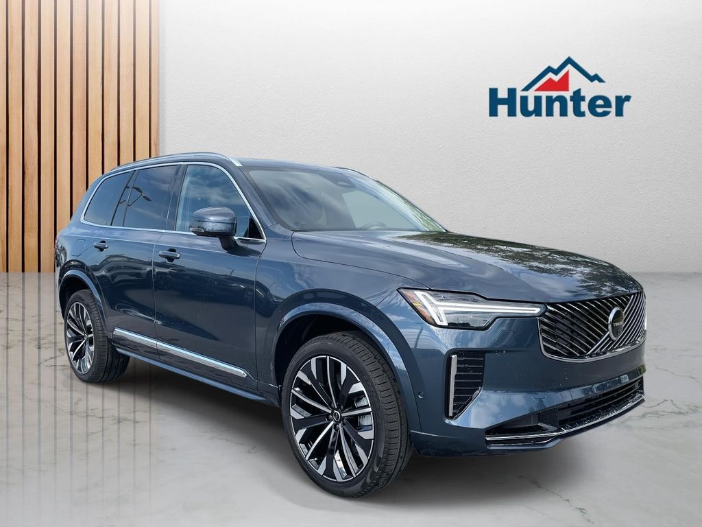 2026 Volvo XC90 Plus's photo