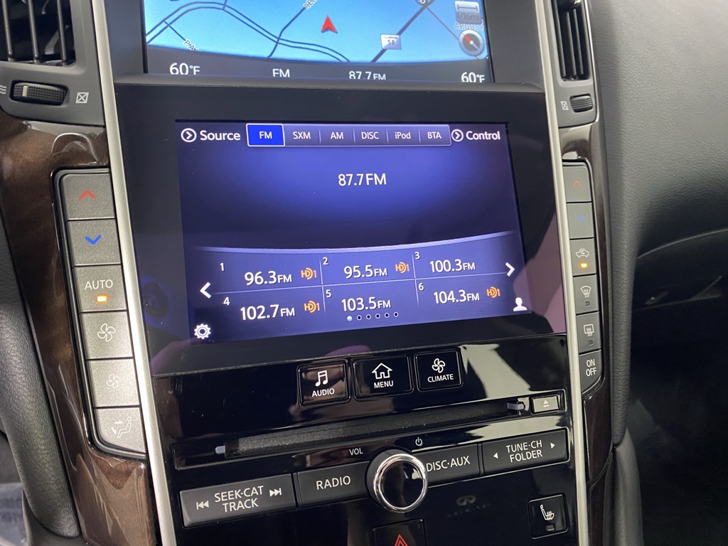 2014 Infiniti Q50 Hybrid Sport photo 11