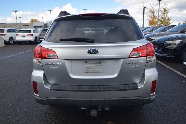 2013 Subaru Outback 2.5i Premium photo 4