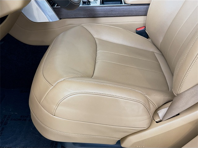 2023 Land Rover Range Rover SE photo 21