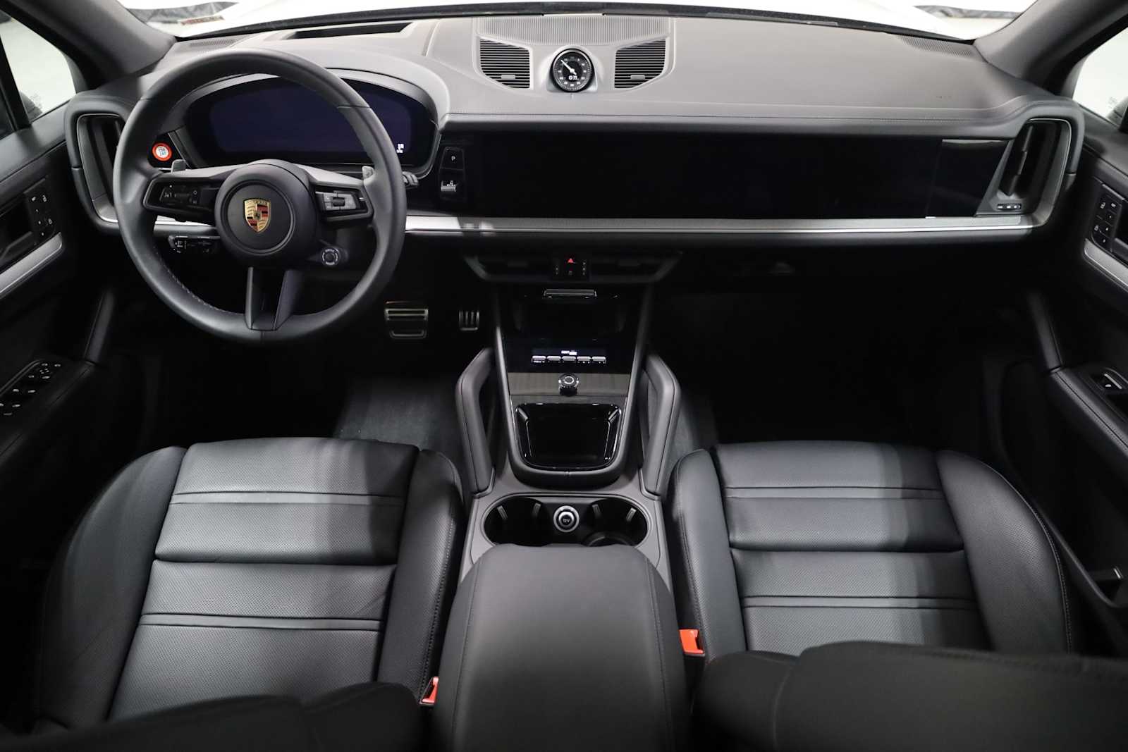 2025 Porsche Cayenne S photo 25