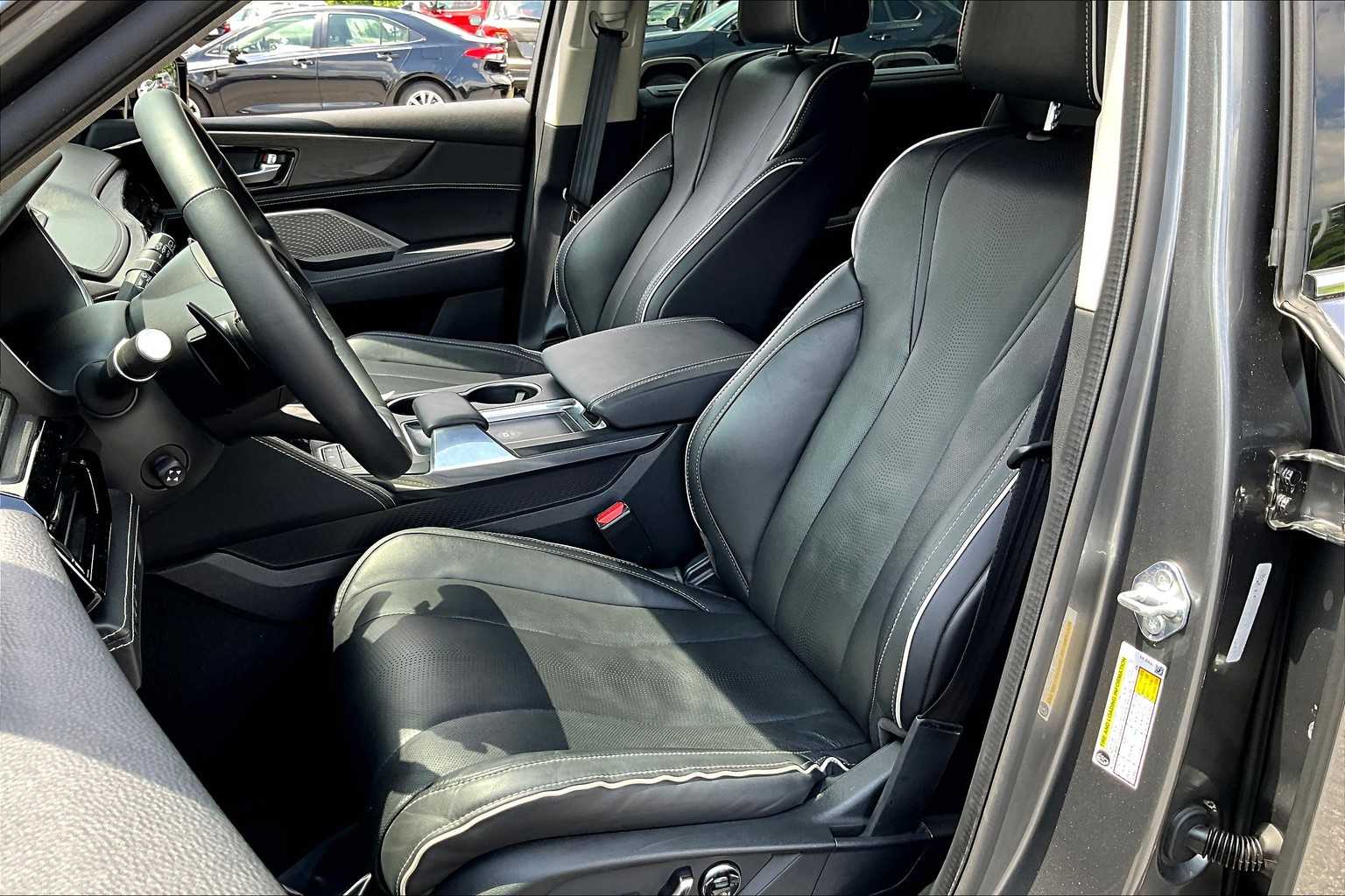 2023 Acura MDX SH-AWD Advance photo 11