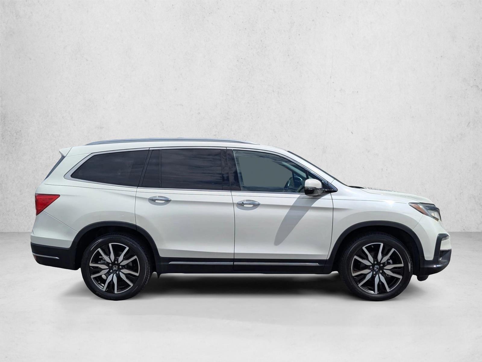 2019 Honda Pilot Elite photo 3
