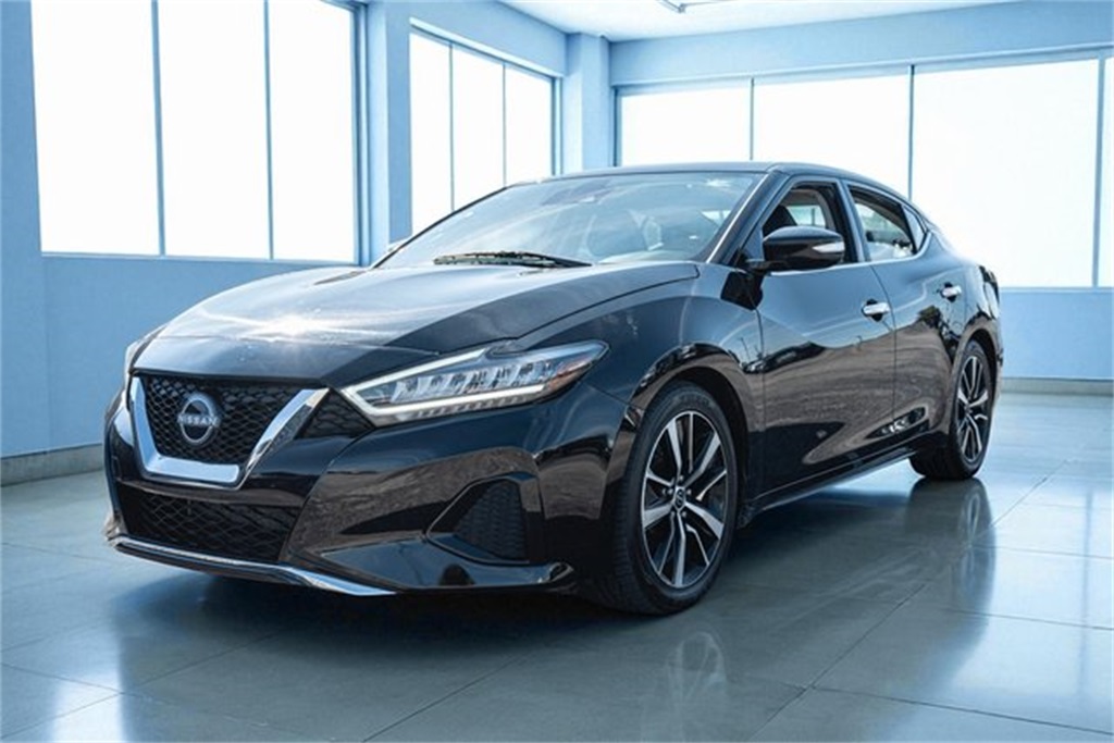 2023 Nissan Maxima SV's photo