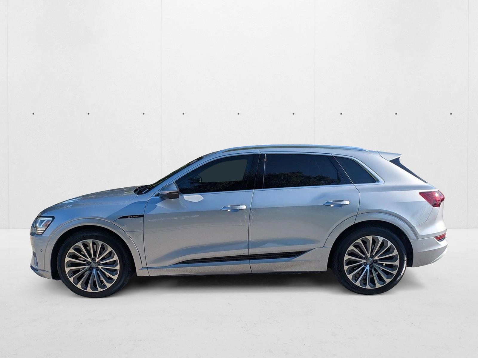 2019 Audi e-tron Premium Plus photo 9