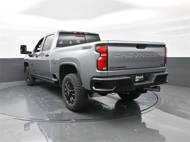 2026 Chevrolet Silverado 2500HD LTZ photo 4