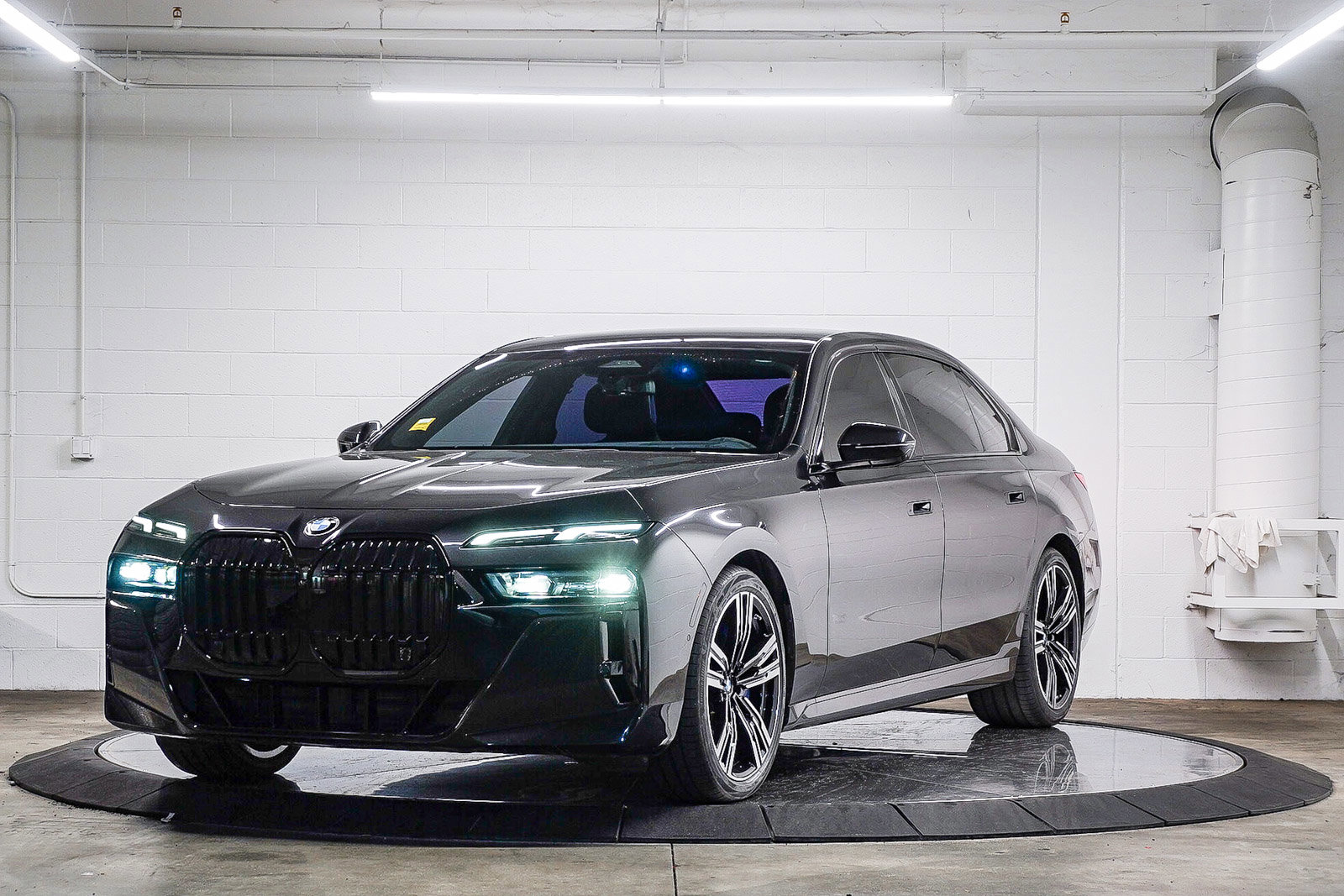 2023 Bmw 740i 7-series photo 3