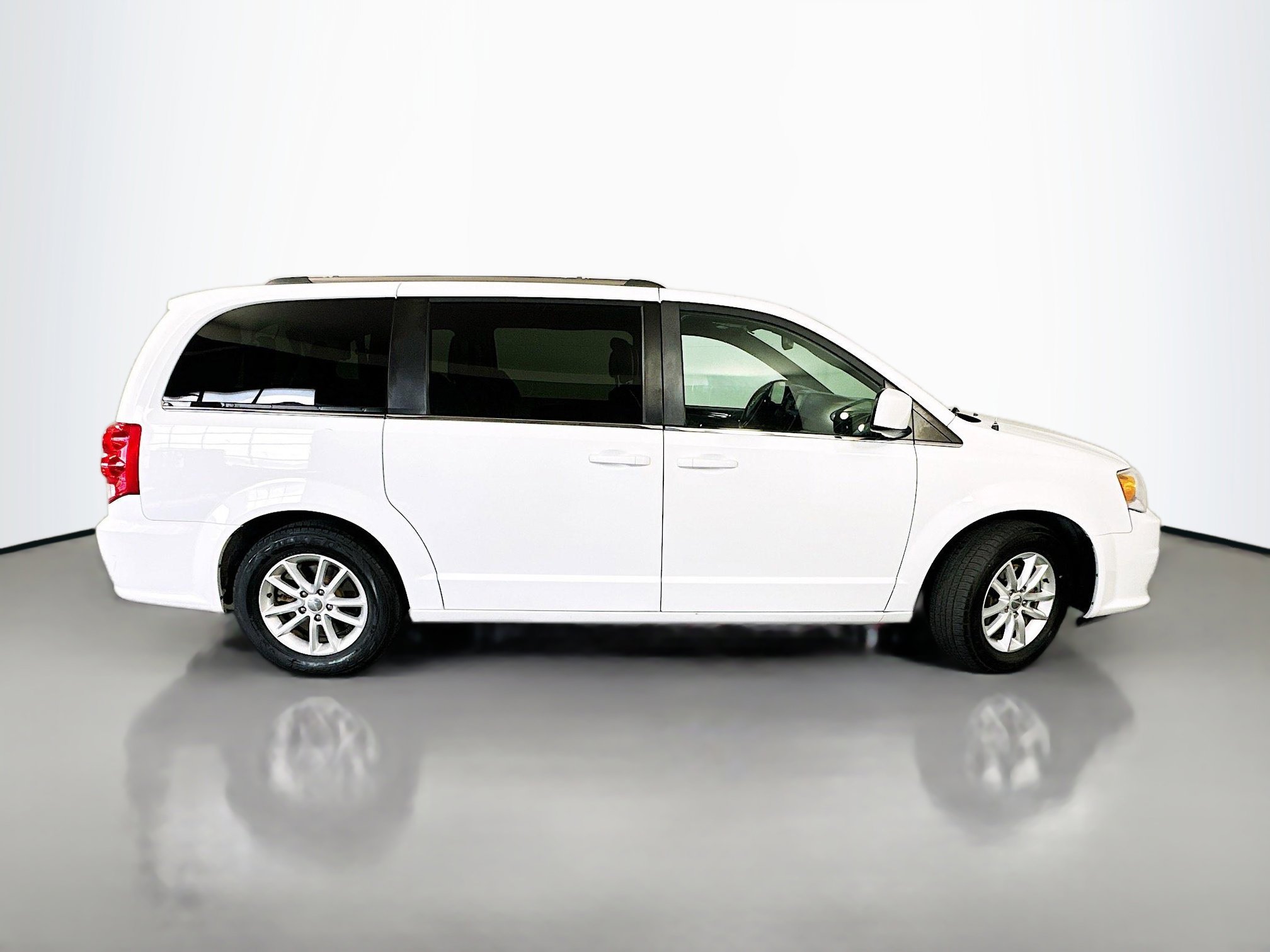 2020 Dodge Grand Caravan SXT photo 8