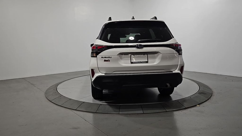 2026 Subaru Forester Premium photo 4