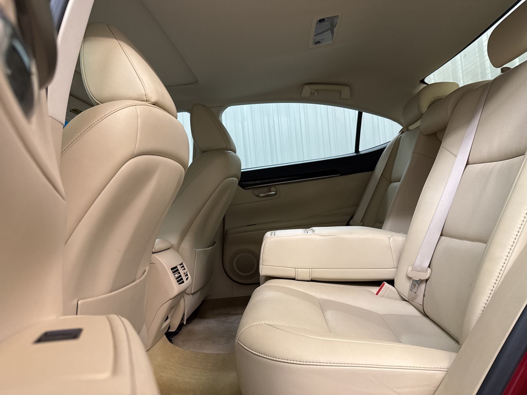 2015 Lexus ES 350 photo 26