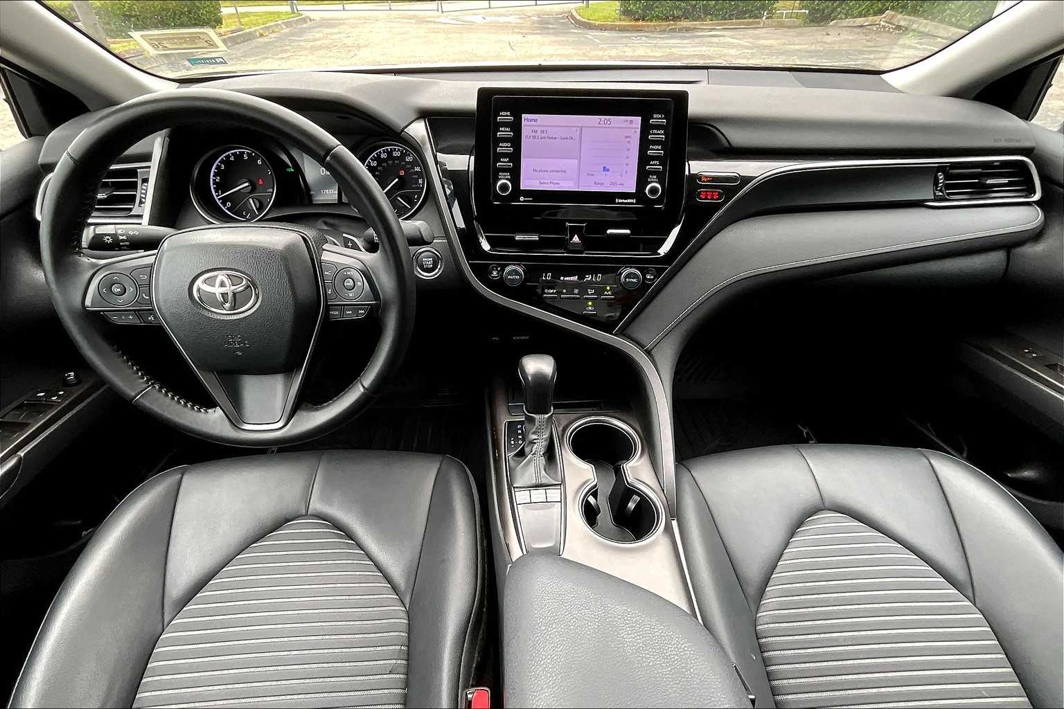 2023 Toyota Camry SE photo 15