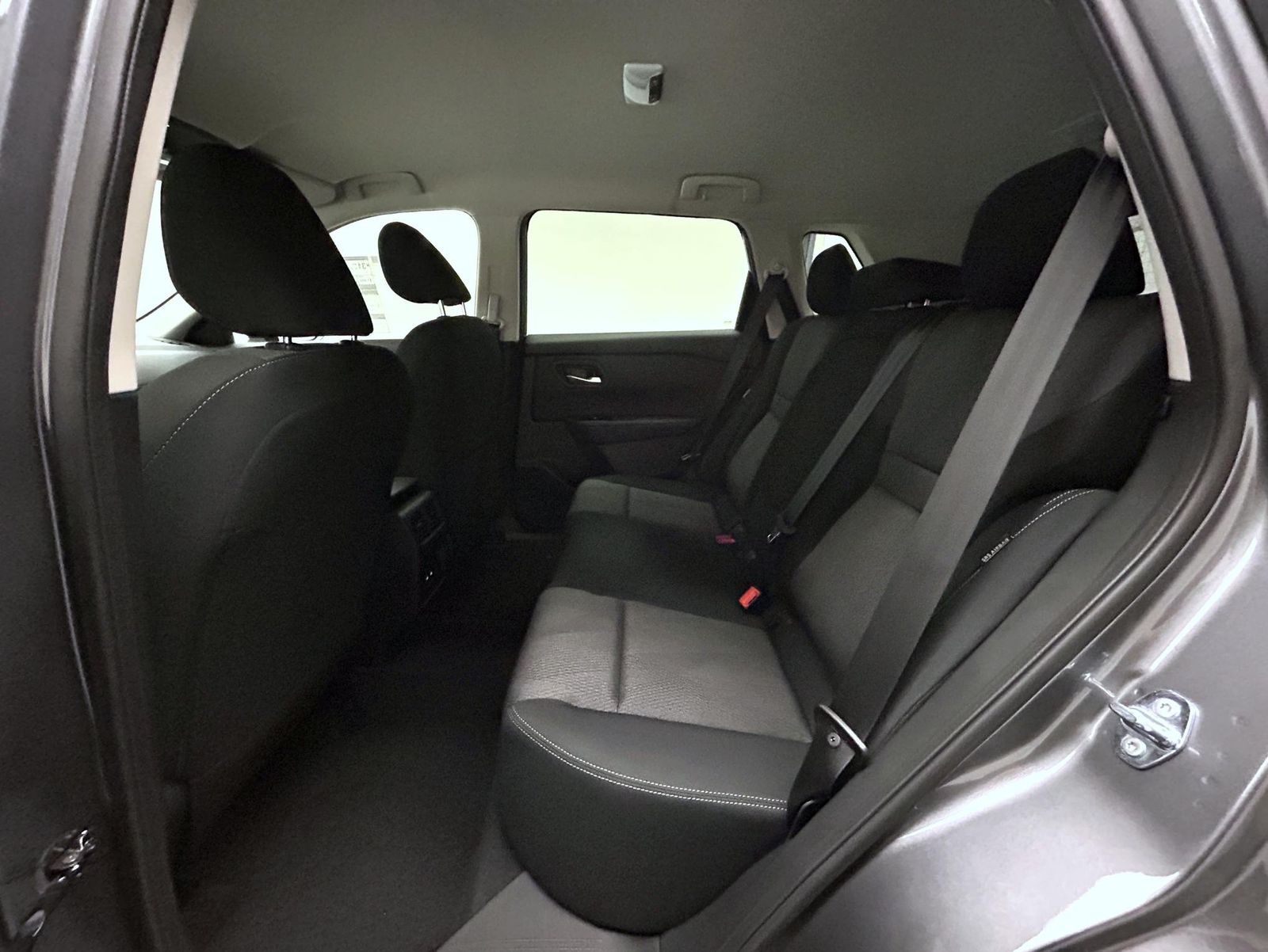 2026 Nissan Rogue SV photo 6