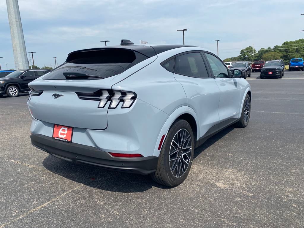 2025 Ford Mustang Mach-E Premium photo 7