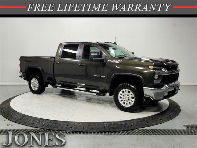 2022 Chevrolet Silverado 3500HD LT's photo