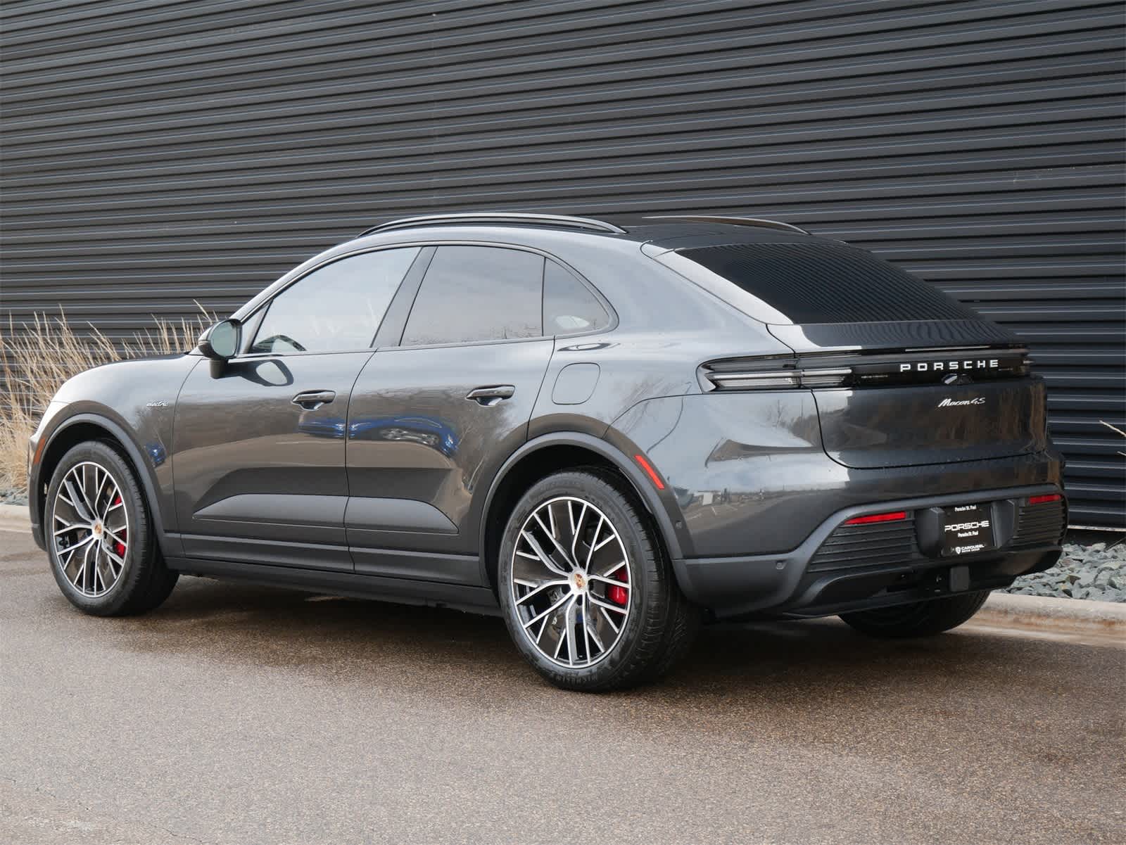2025 Porsche Macan Electric photo 3