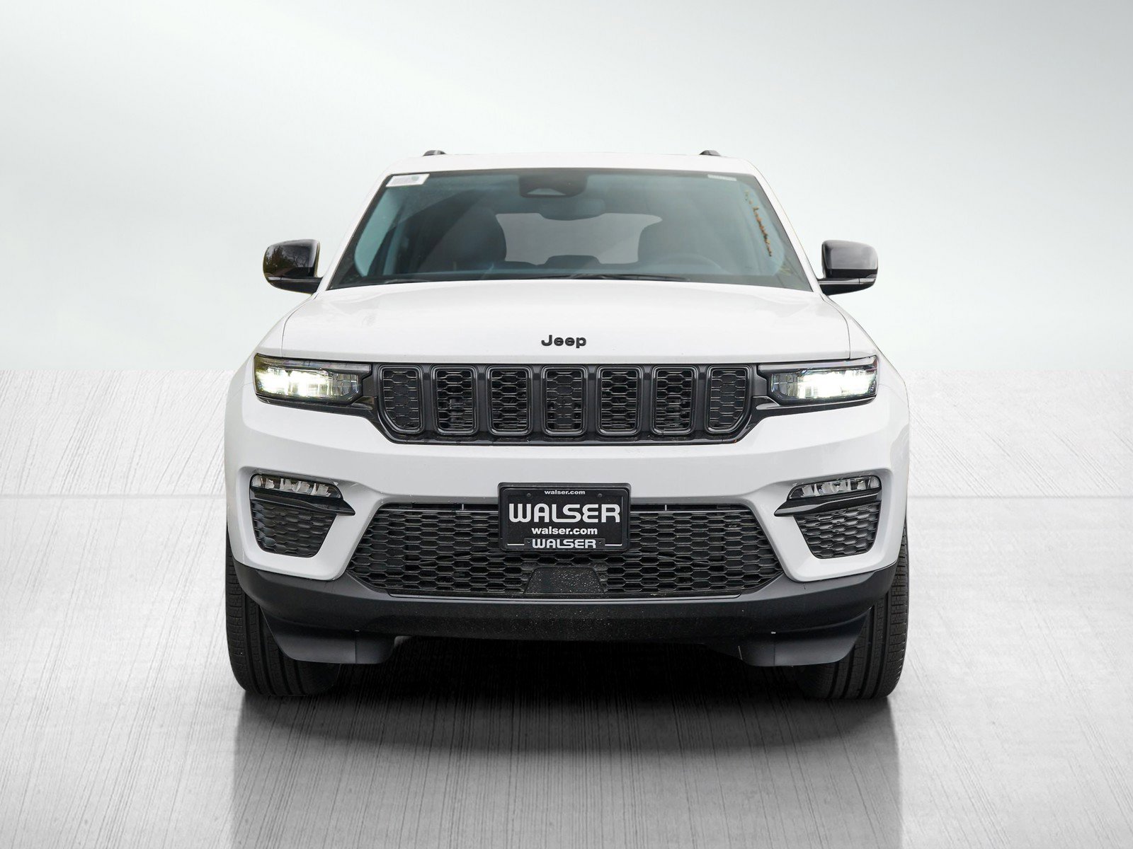 2025 Jeep Grand Cherokee Limited photo 2
