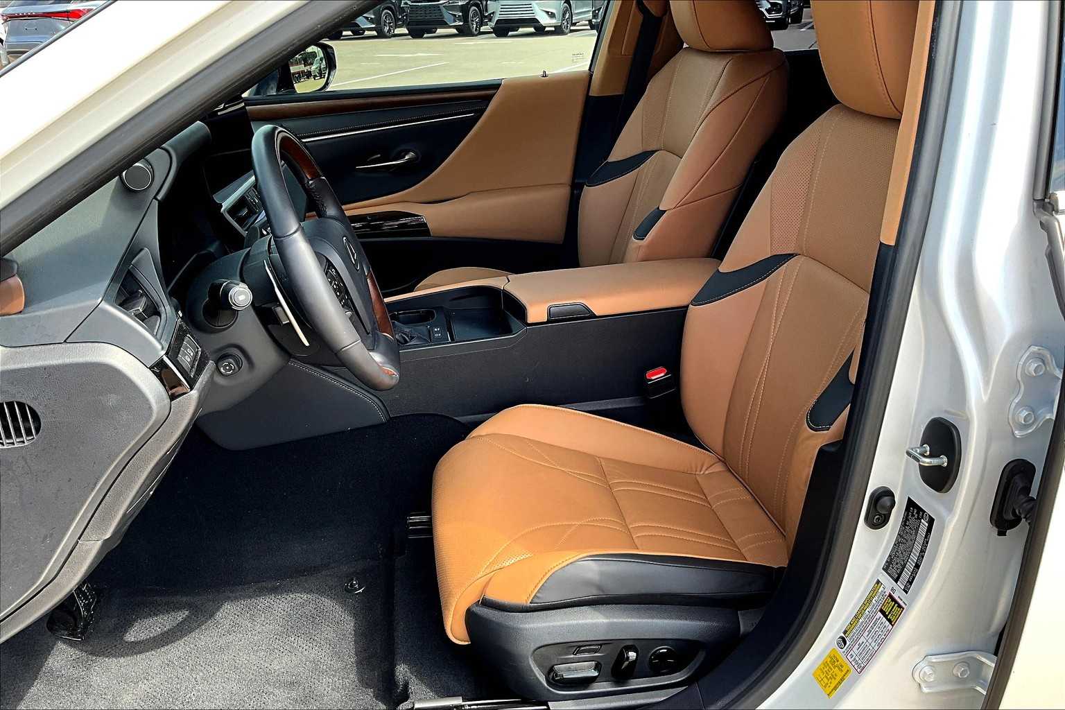 2025 Lexus ES Luxury photo 7