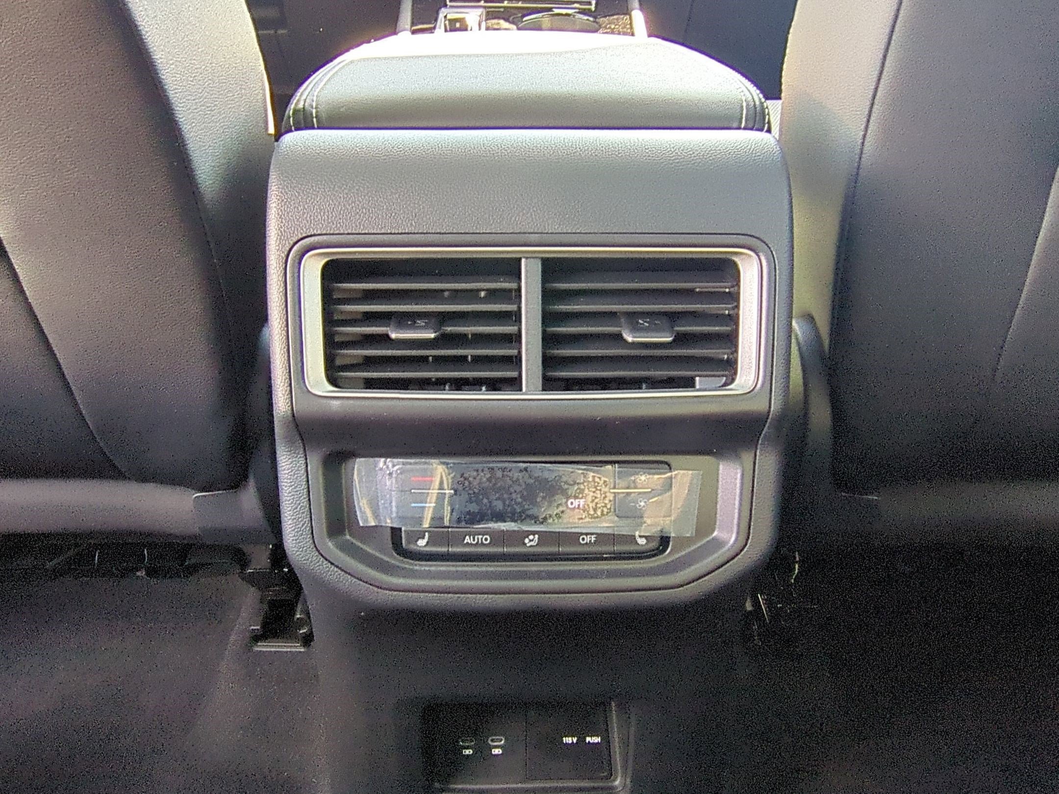 2025 Volkswagen Atlas SEL photo 15