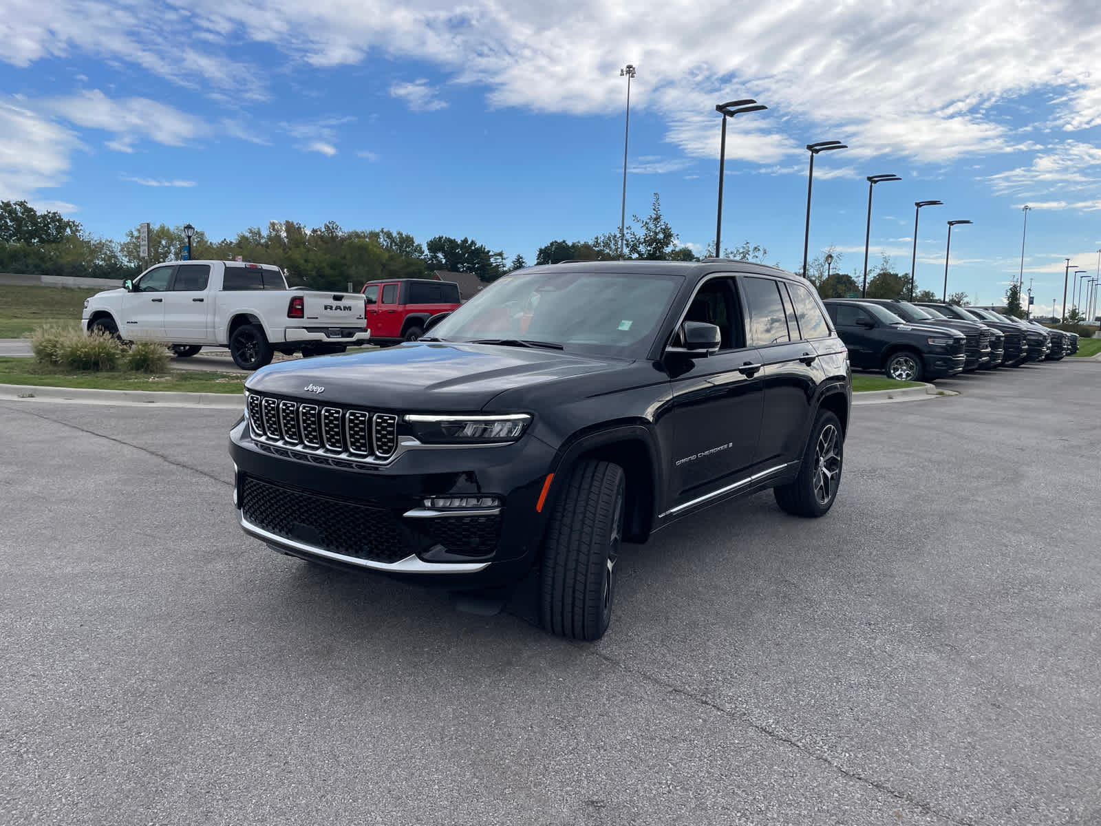 2025 Jeep Grand Cherokee Summit Reserve photo 4