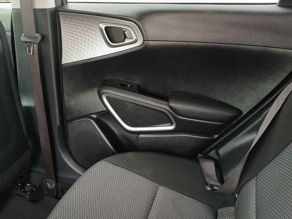 2023 Kia Soul LX photo 21