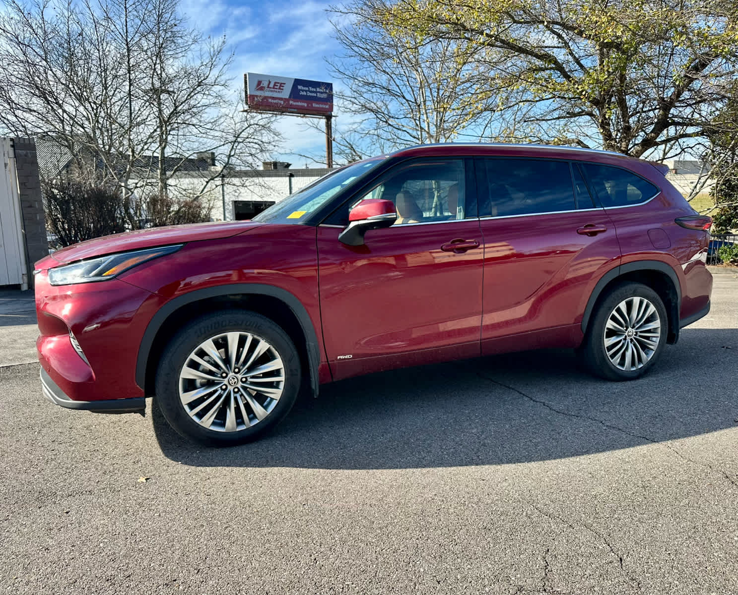 2024 Toyota Highlander Platinum's photo