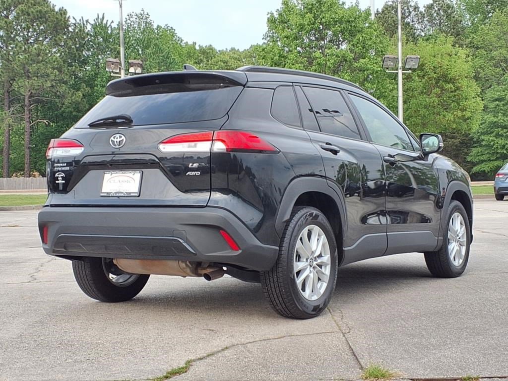 2022 Toyota Corolla Cross LE photo 5