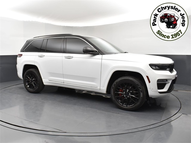 2022 Jeep Grand Cherokee Summit's photo