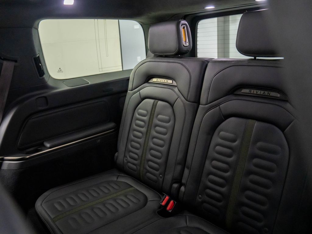 2022 Rivian R1S Launch Edition photo 19