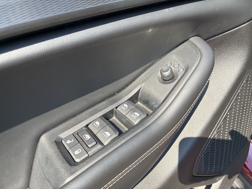 2023 Jeep Grand Cherokee Altitude photo 11