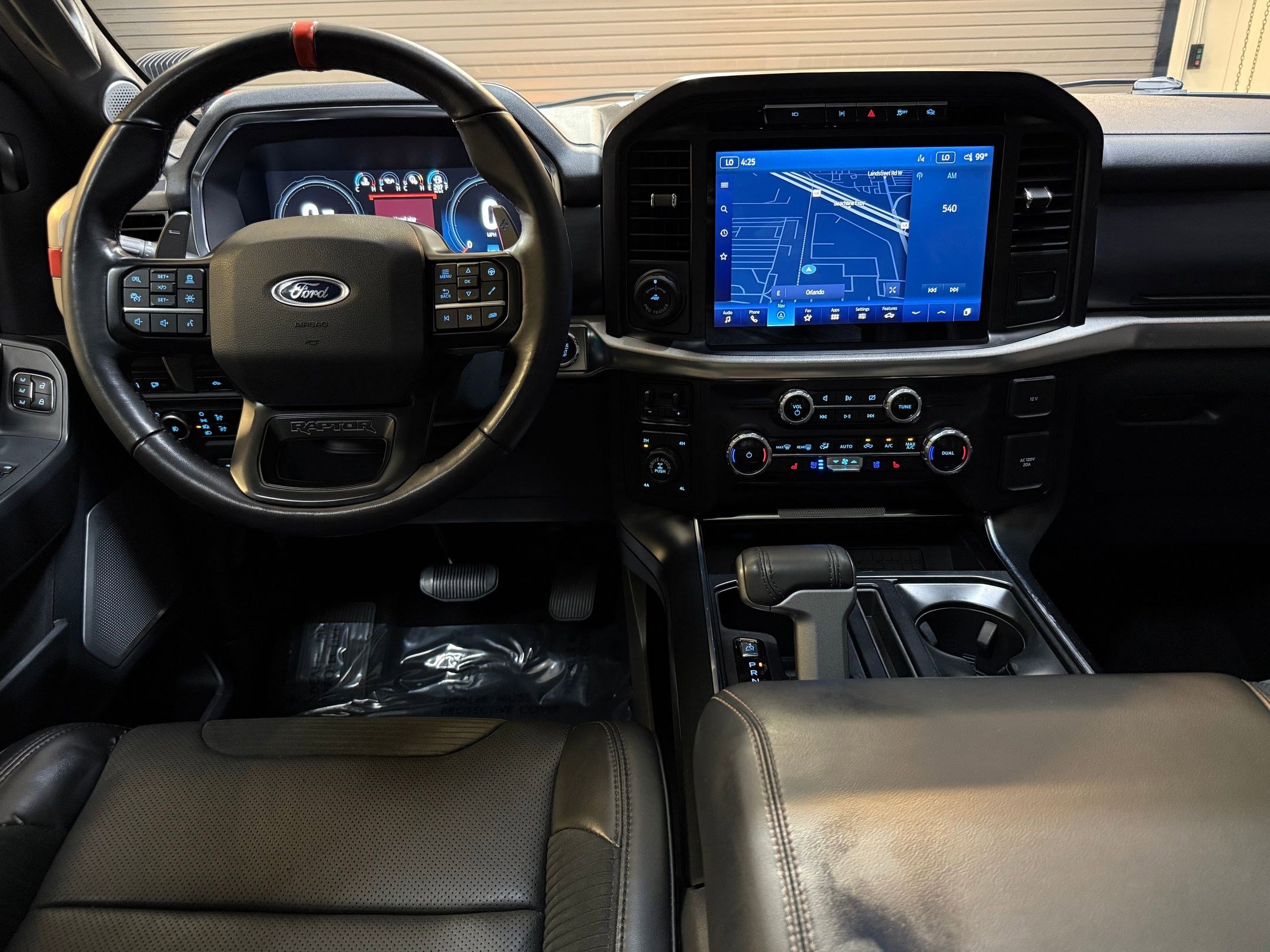 2023 Ford F-150 Raptor photo 4