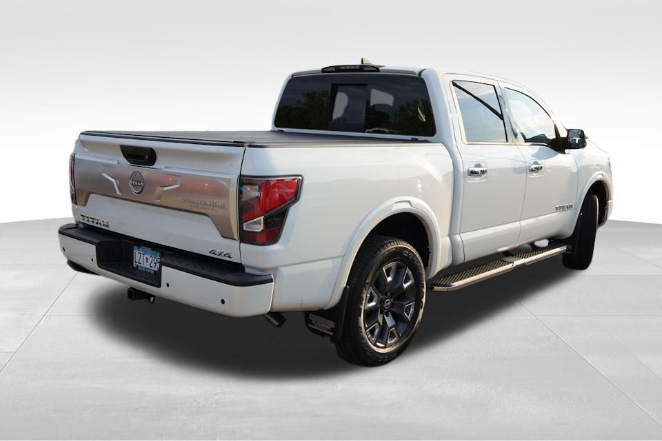 2024 Nissan Titan Platinum Reserve photo 3