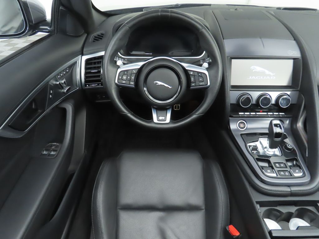 2021 Jaguar F-TYPE R photo 17