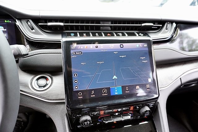 Used 2022 Brown Jeep 4xe image 28